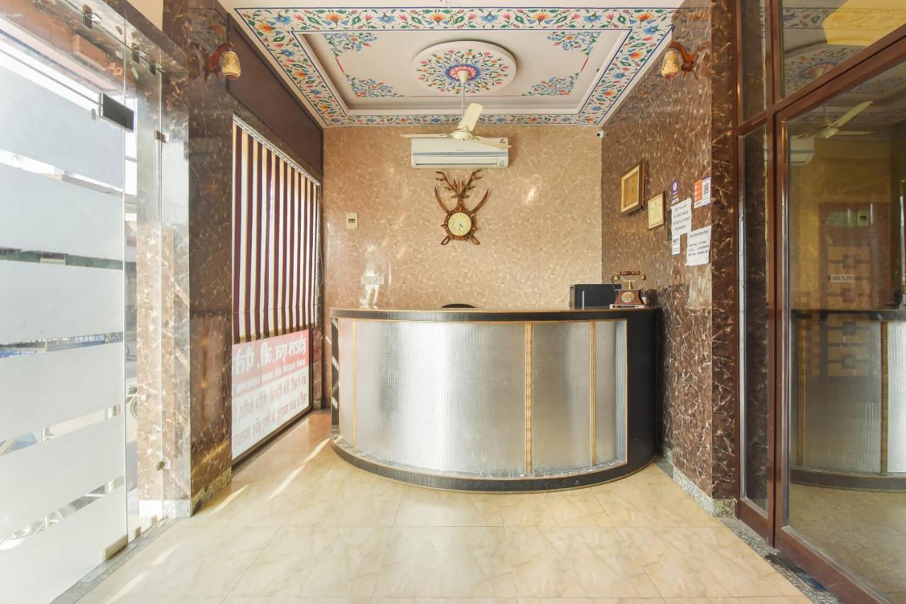 Oyo 11389 Hotel Ng Palace 자이푸르 외부 사진
