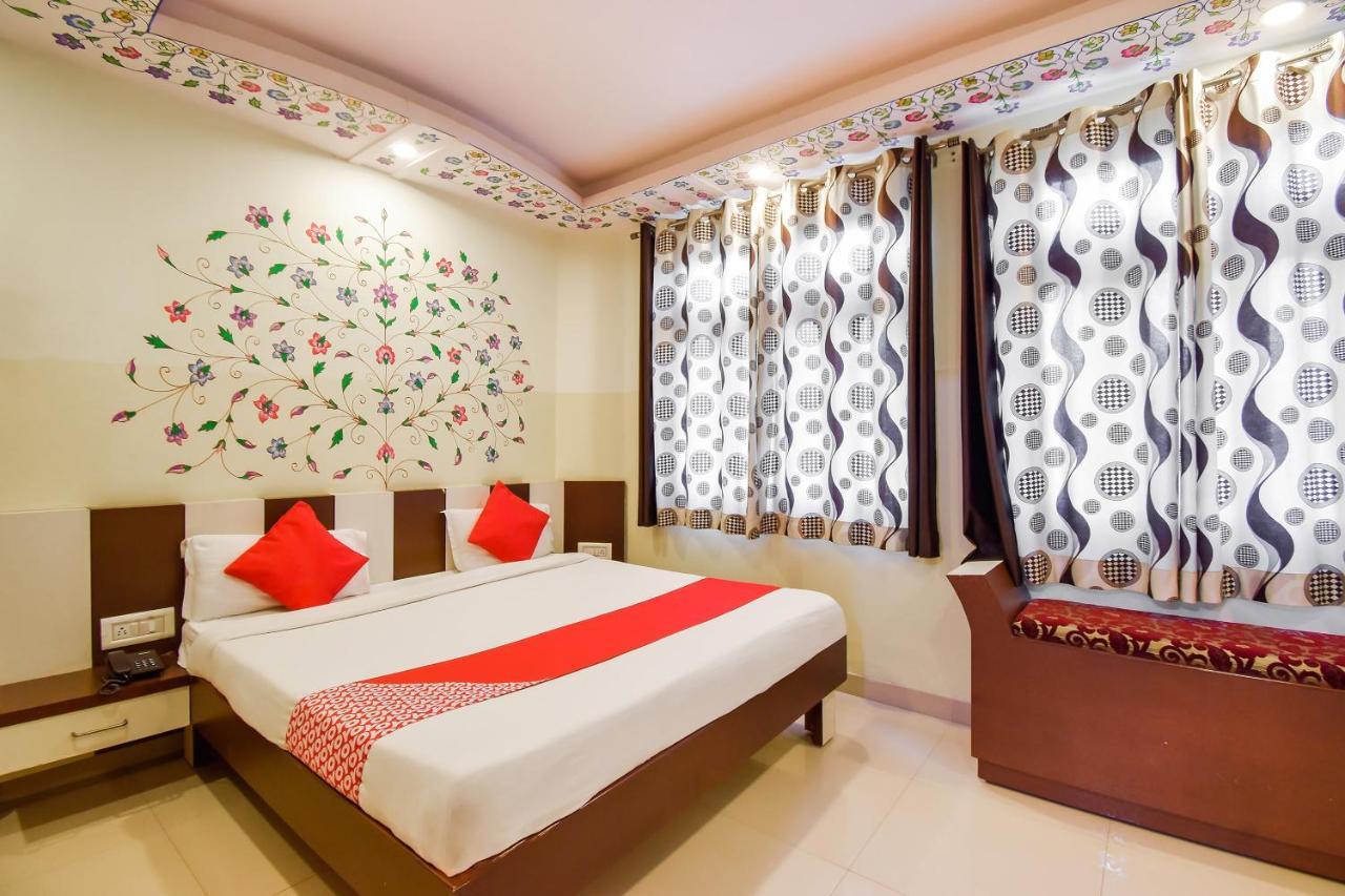 Oyo 11389 Hotel Ng Palace 자이푸르 외부 사진