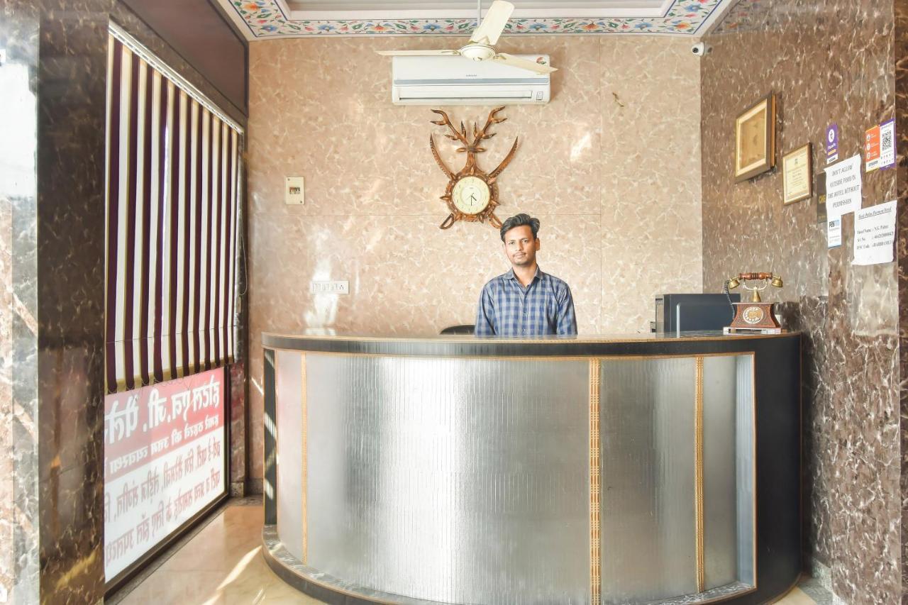 Oyo 11389 Hotel Ng Palace 자이푸르 외부 사진